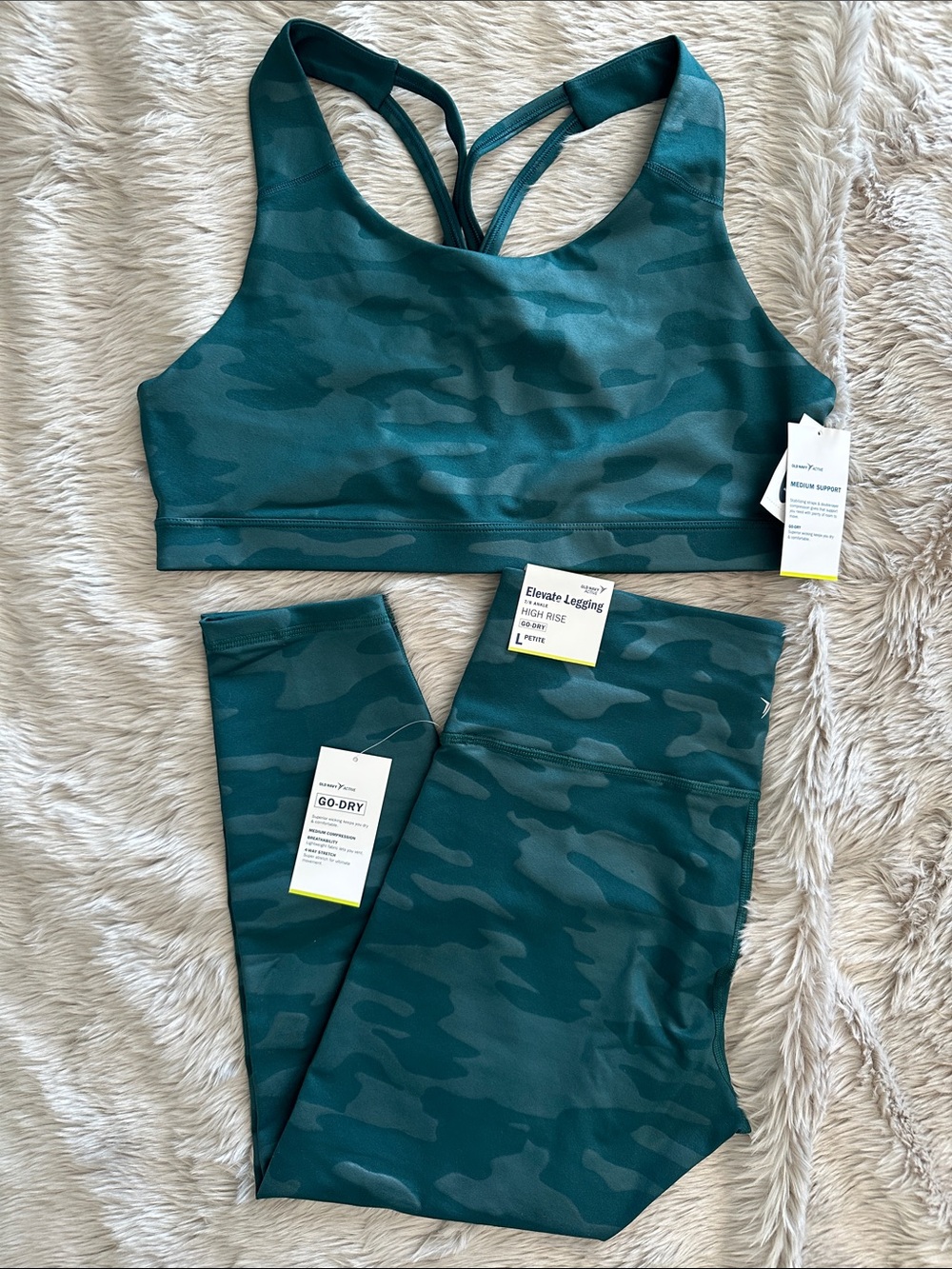 Old Navy Elevate Camo Legging with Matching Sports Bra